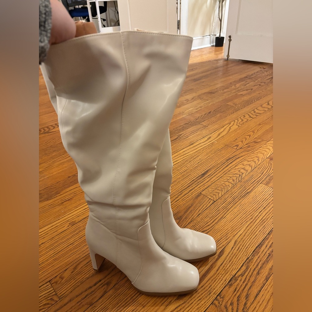 Elegant White Knee-High Women's Boots
